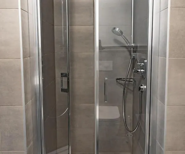 מלון דירות Firstsleep לנדשט